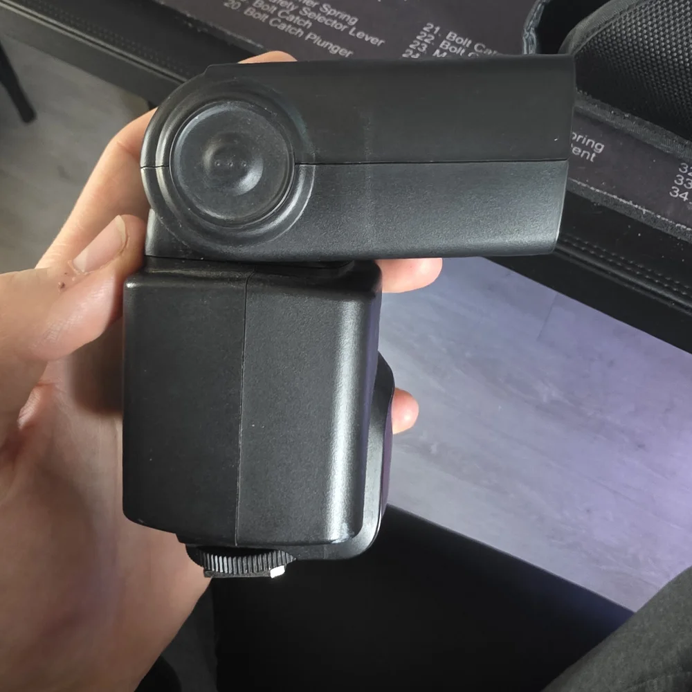 ALTURA flash With MAGMOD FLASH DIFFUSER